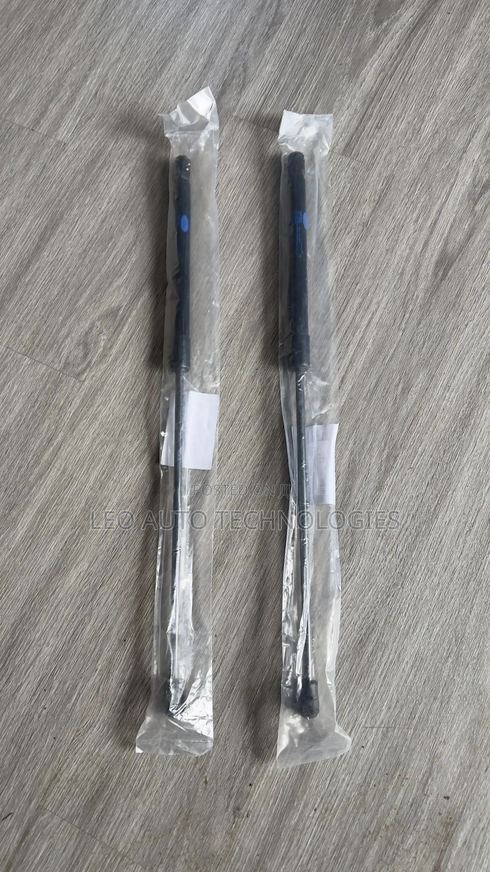Upper Tailgate Strut for Range Rover Vogue L322