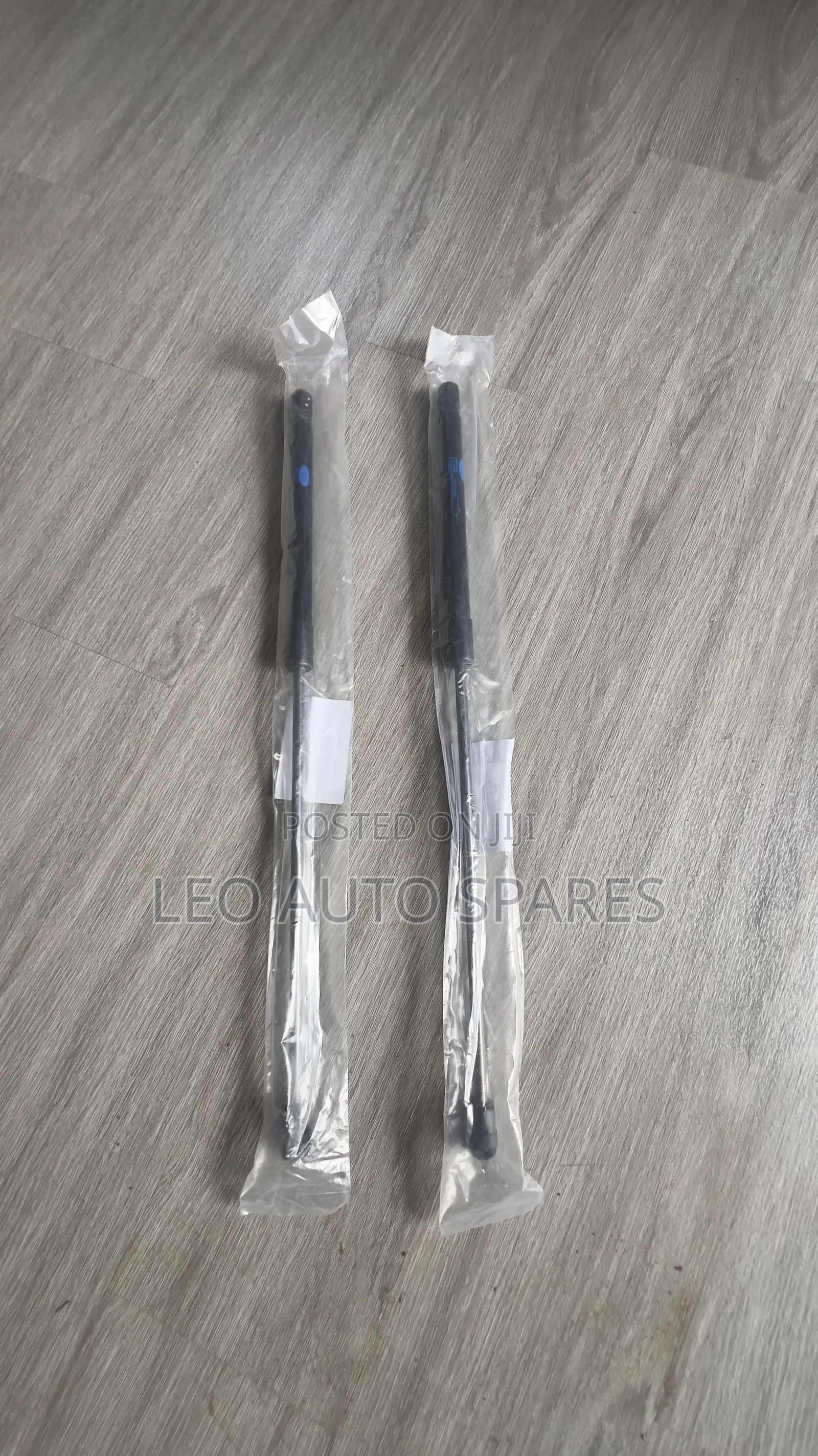 Upper Tailgate Strut for Range Rover Vogue L322