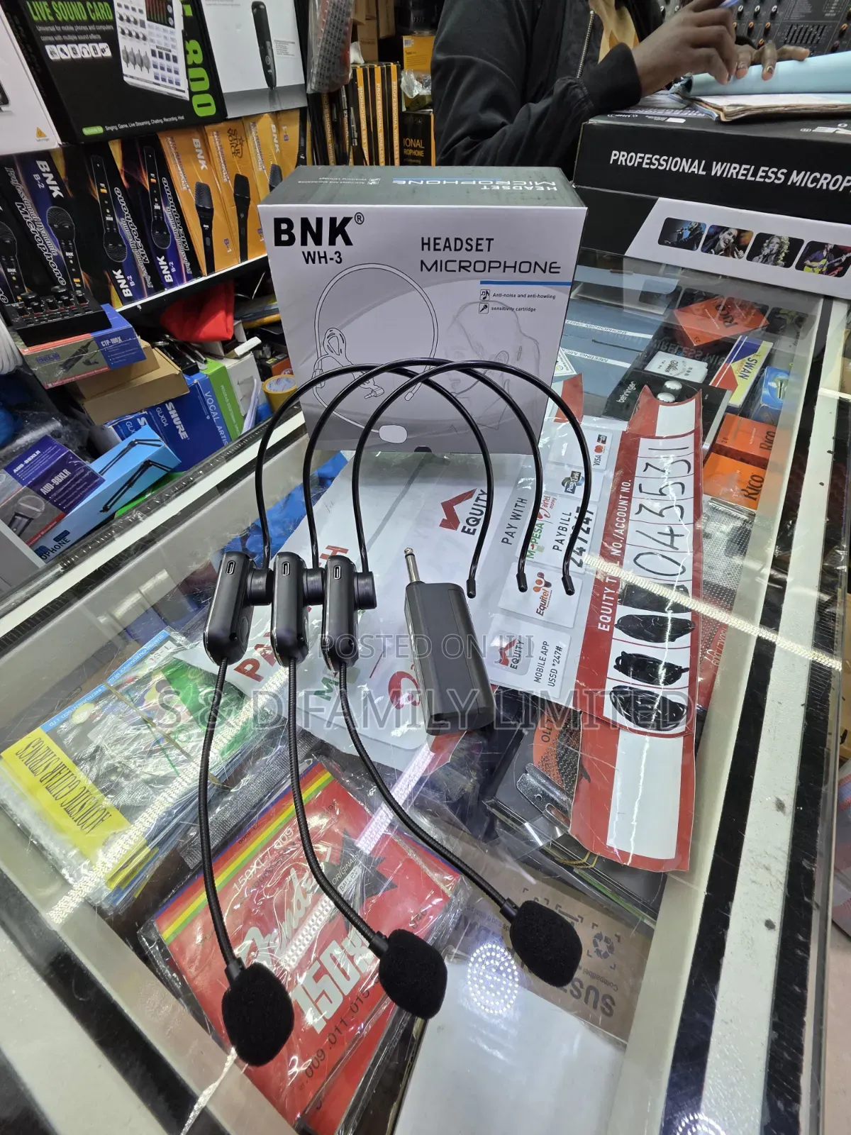 BNK Wh-3 Three in One Wireless Headrest Microphone