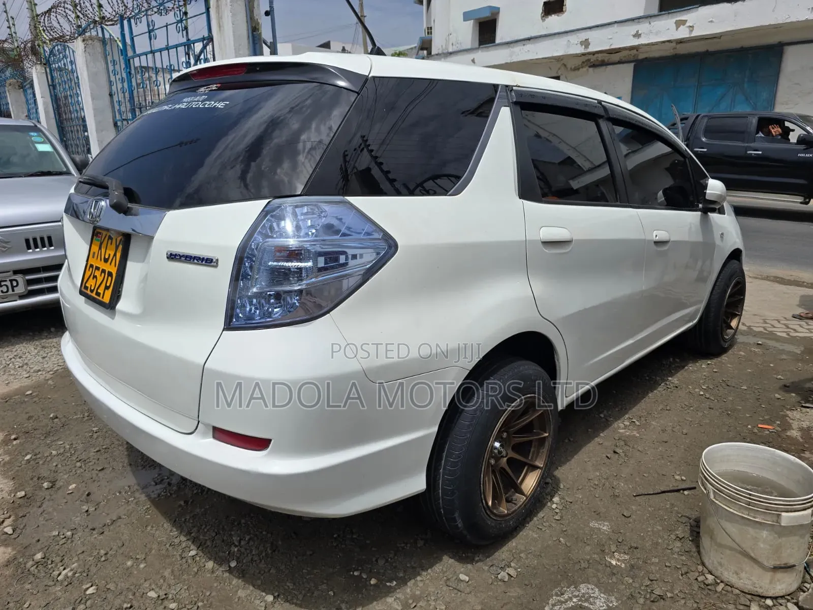 Honda Fit Shuttle 1.5 2WD 2012 White