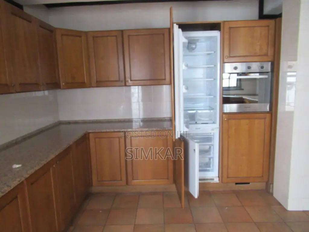 4bdrm Townhouse / Terrace in Riverside Estate for rent