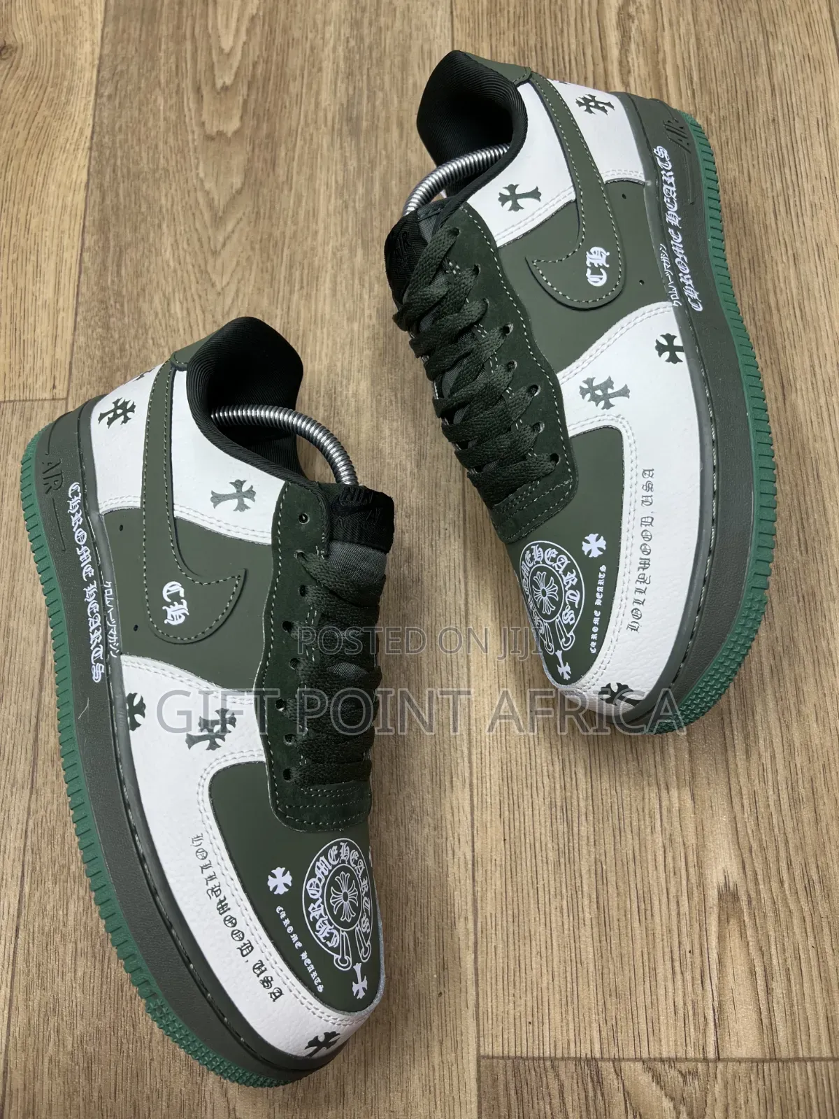 Nike Air Force 1 Low Shoes in Green and White