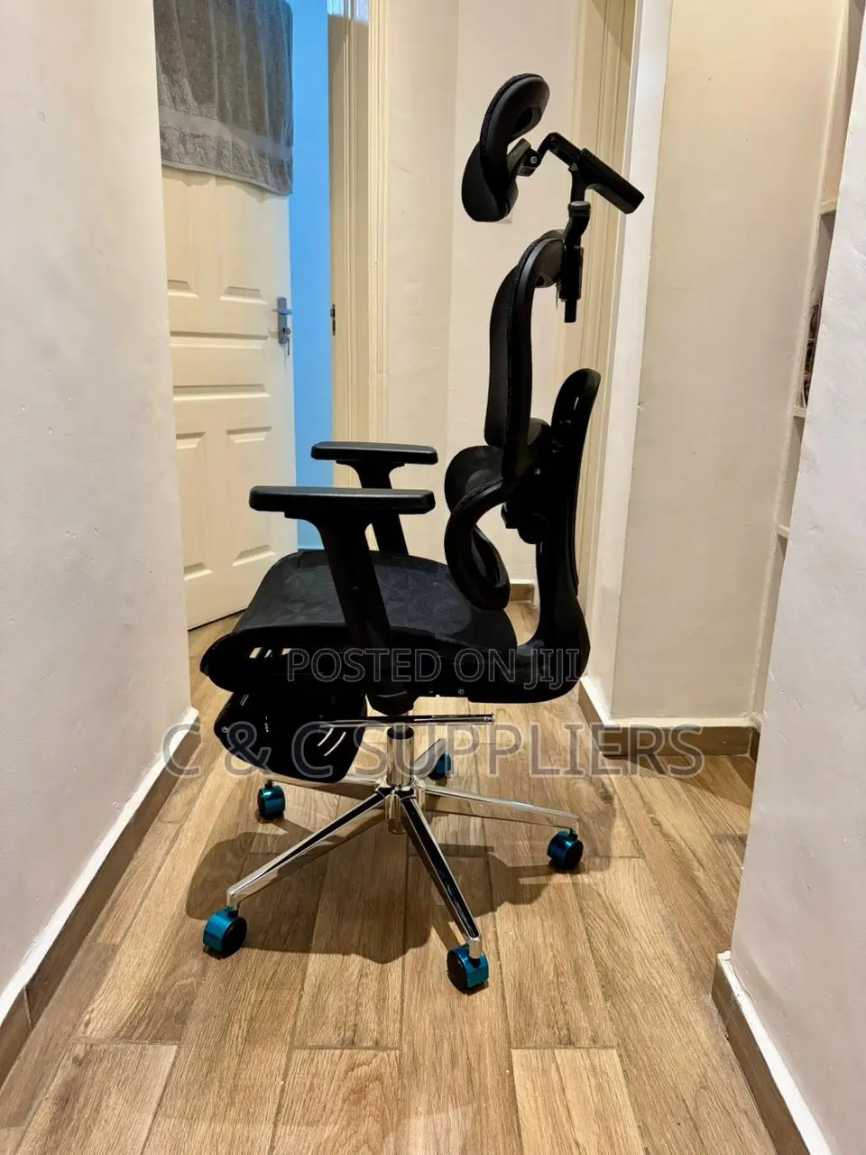 Orthopedic Office Seat With Footrest