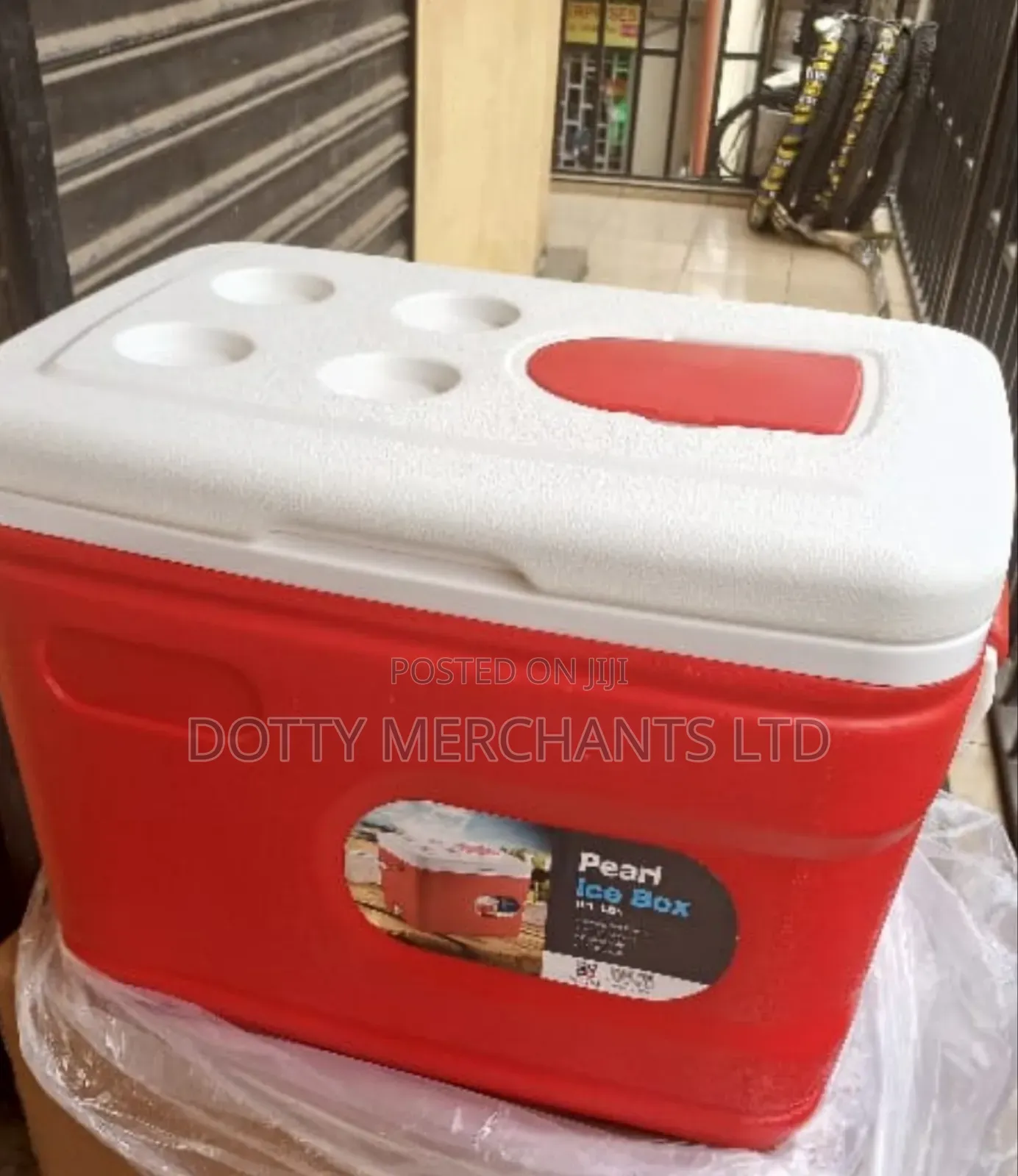 61 Liters Cooler Box