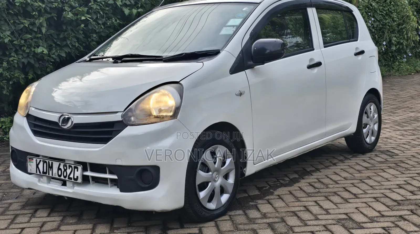 Daihatsu Mira 2016 White