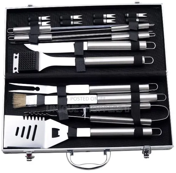 Barbecue Essentials 
18-Piece Tool Set
