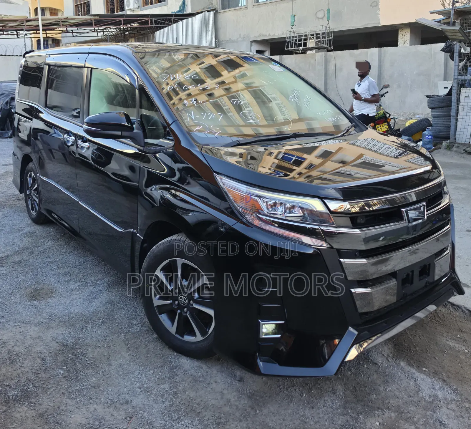 Toyota Noah 2.0 FWD (8 Seater) 2019 Black