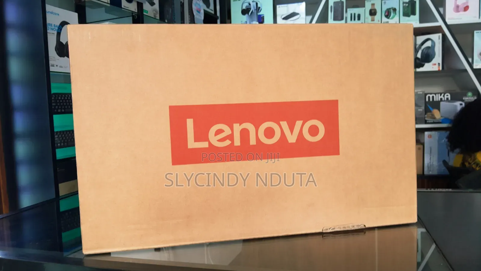 New Laptop Lenovo V14 G4 IRU 8GB Intel Core i5 SSD 512GB