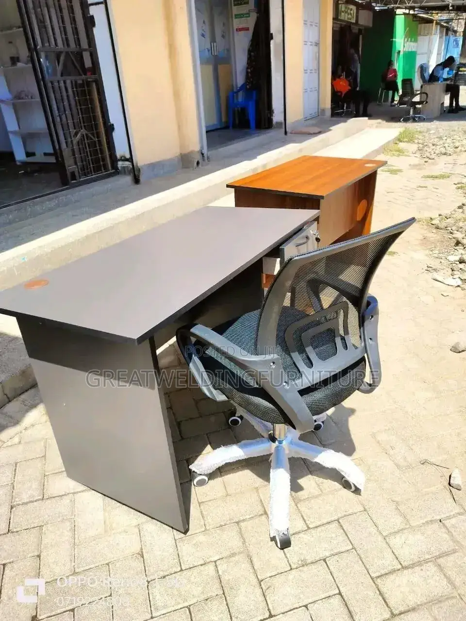Modern Office Desk + Ergonomic Mesh Office Chair P