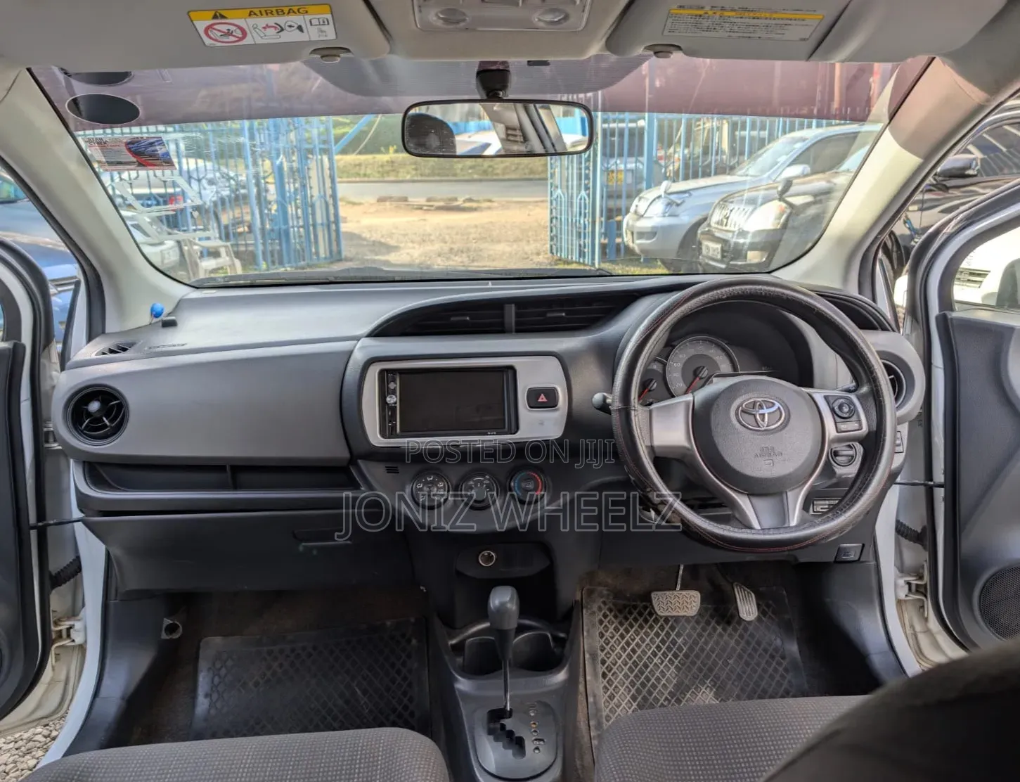 Toyota Vitz 1.3 FWD 5dr 2016 White