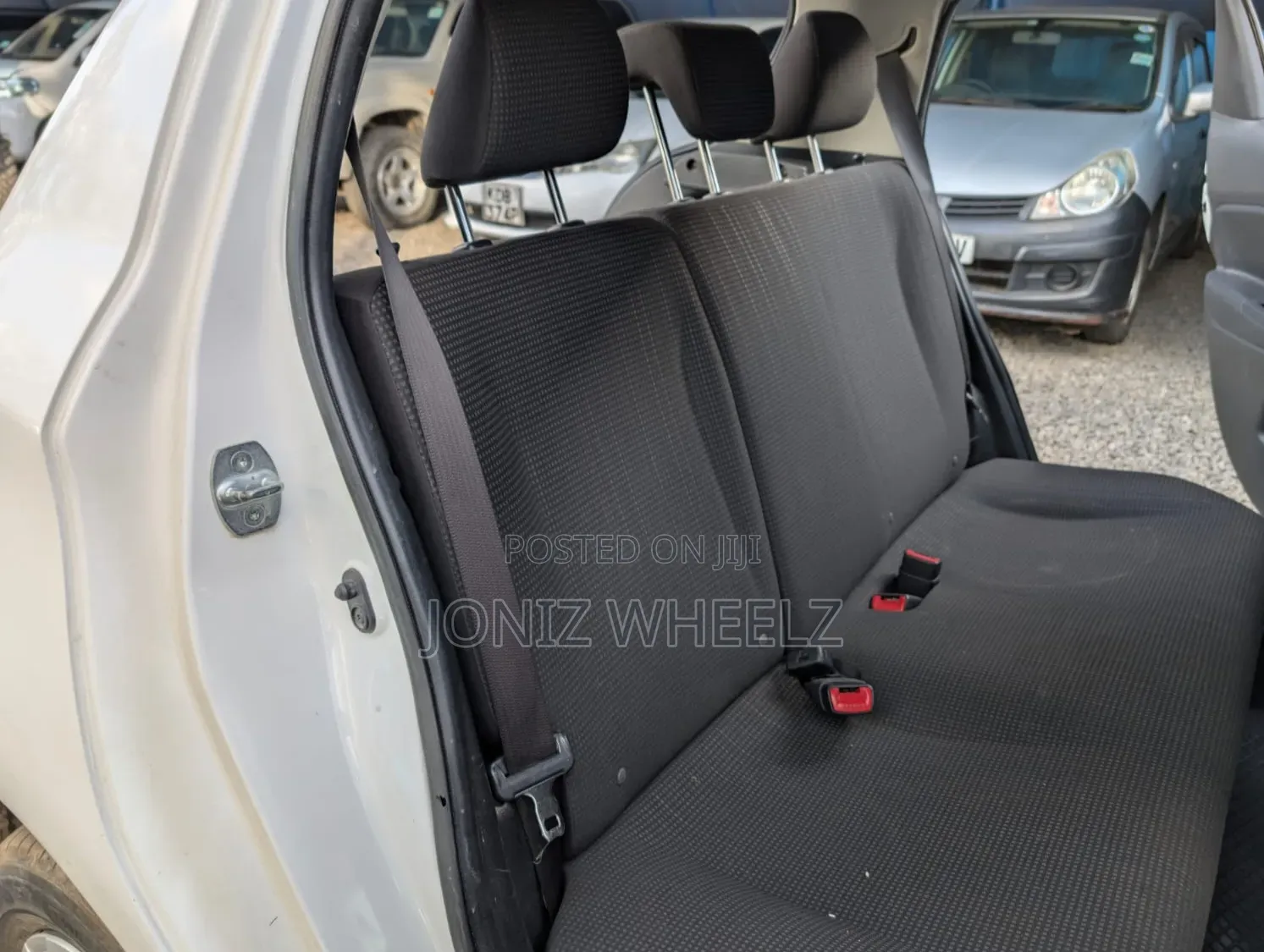Toyota Vitz 1.3 FWD 5dr 2016 White