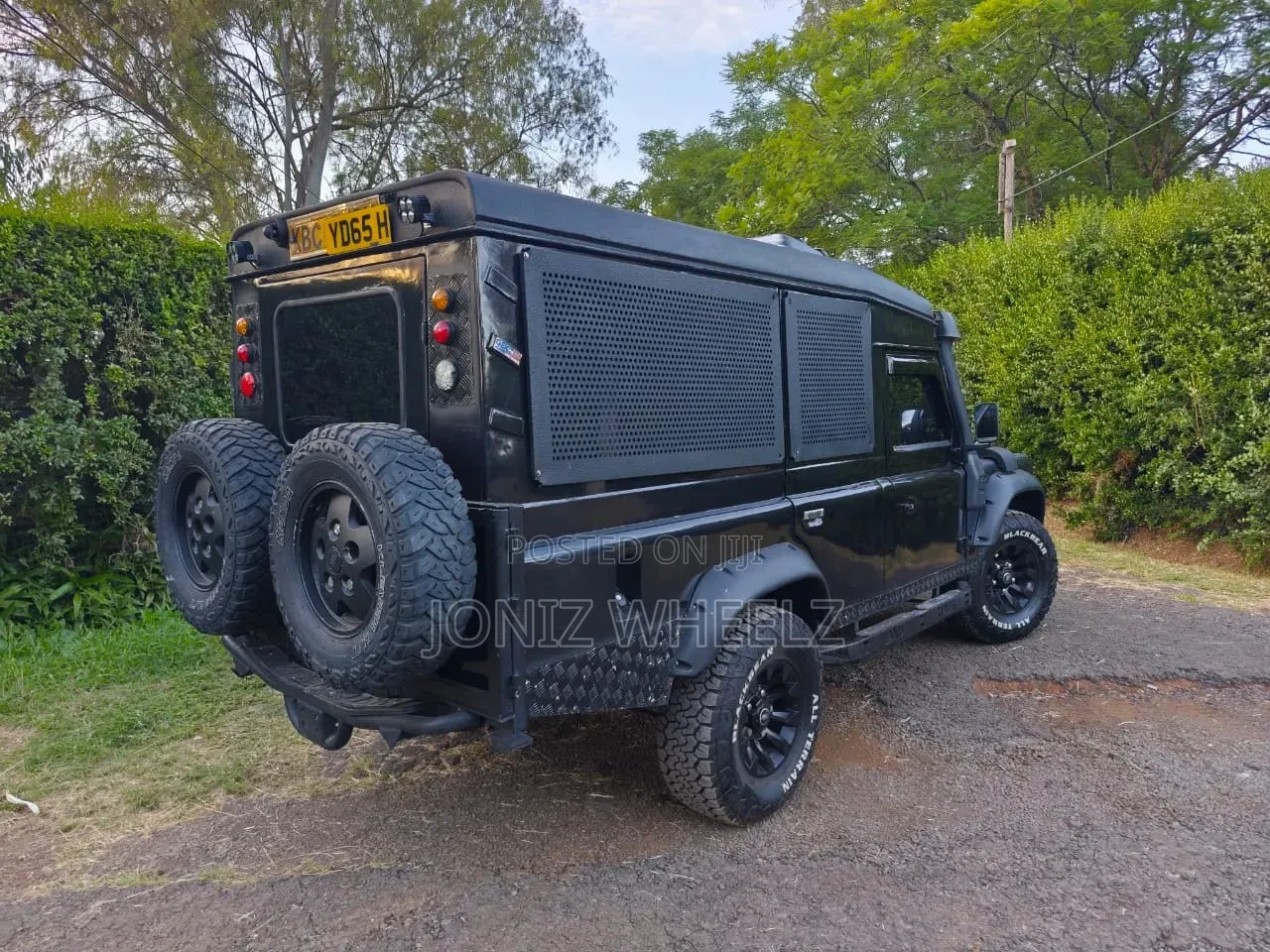 Land Rover Defender 2004 Black