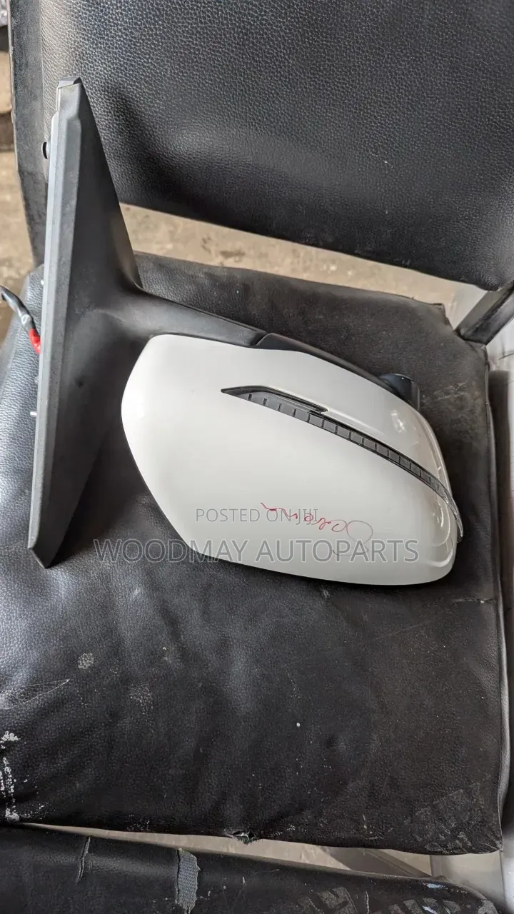 Nissan Serena Sidemirror