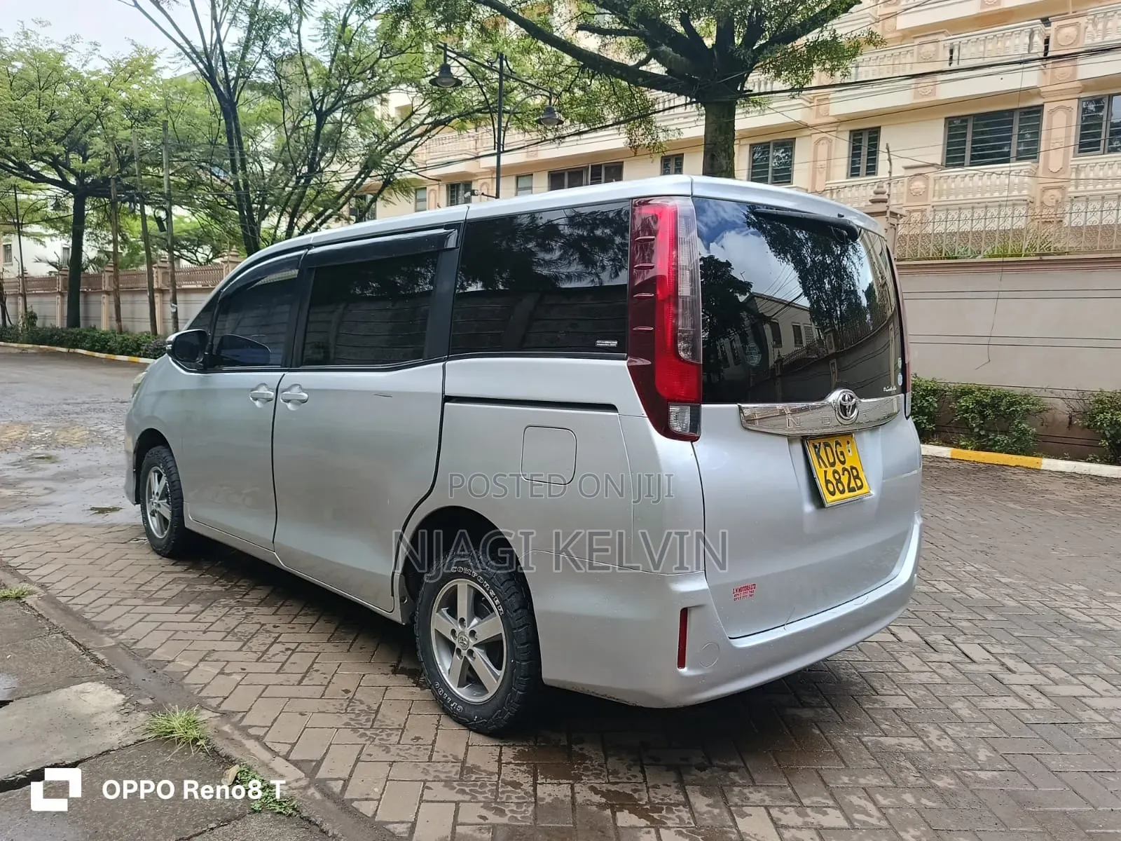 Toyota Noah 2015 Silver