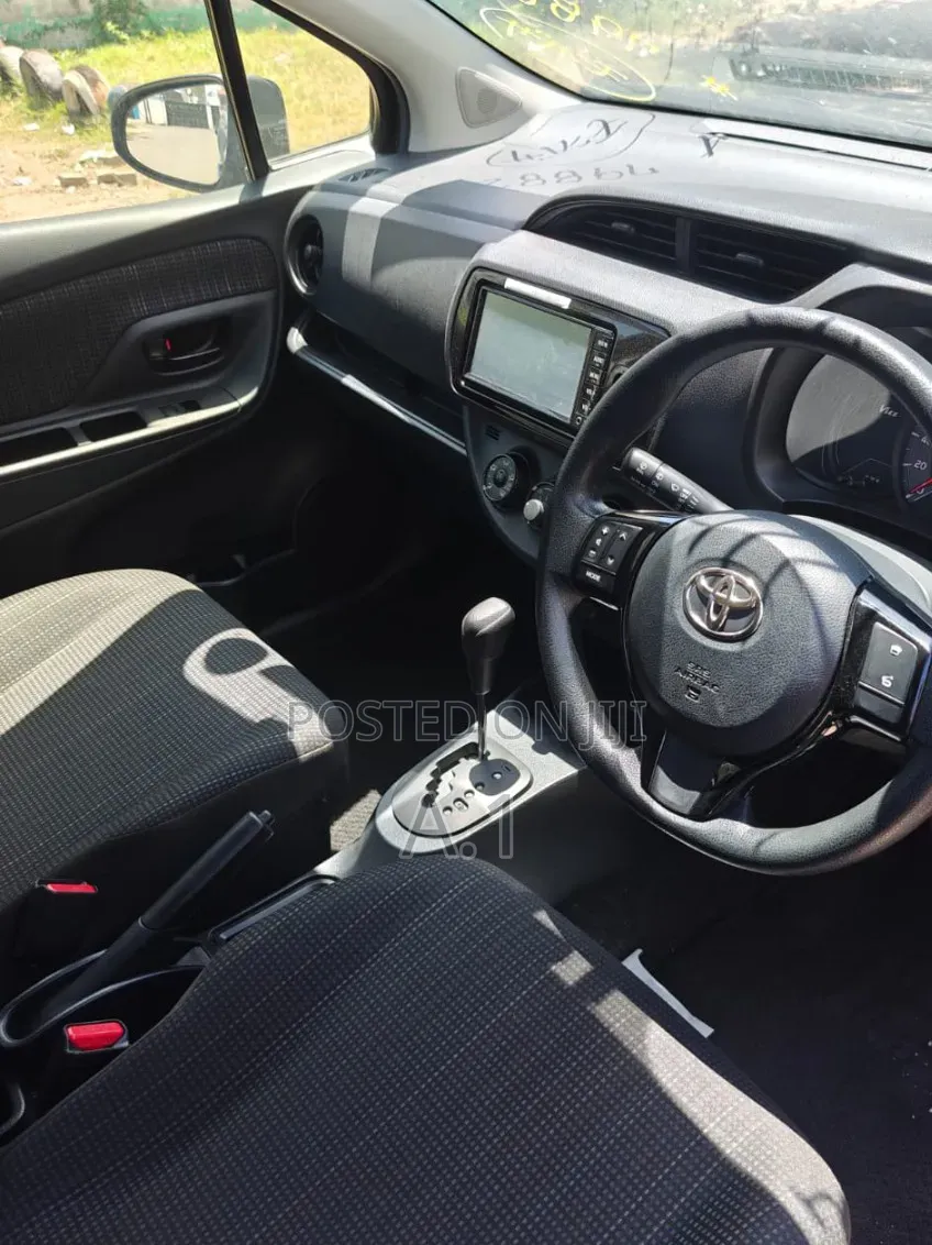 Toyota Vitz 1.3 FWD 5dr 2019 Black