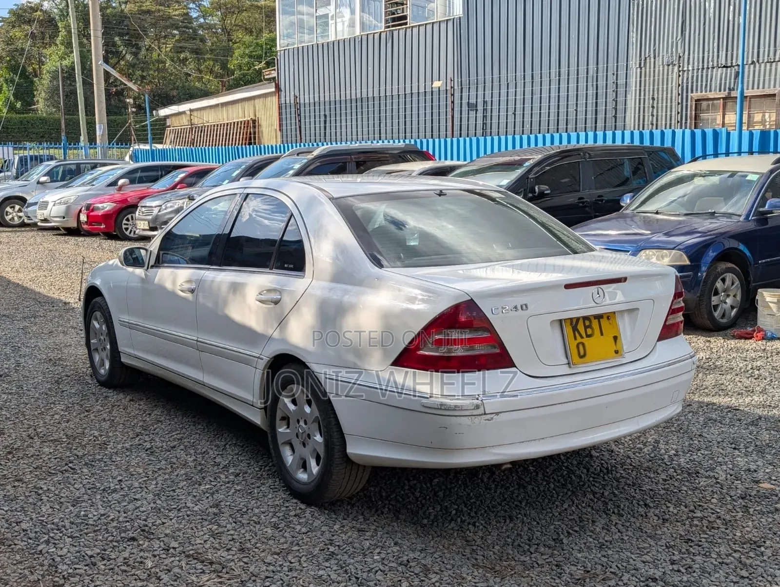 Mercedes-Benz C240 2.6 RWD 2005 White