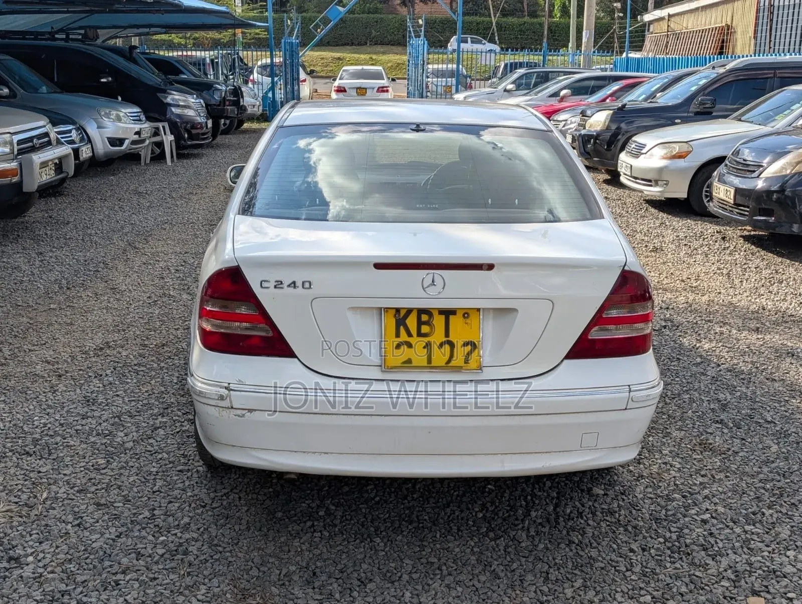 Mercedes-Benz C240 2.6 RWD 2005 White