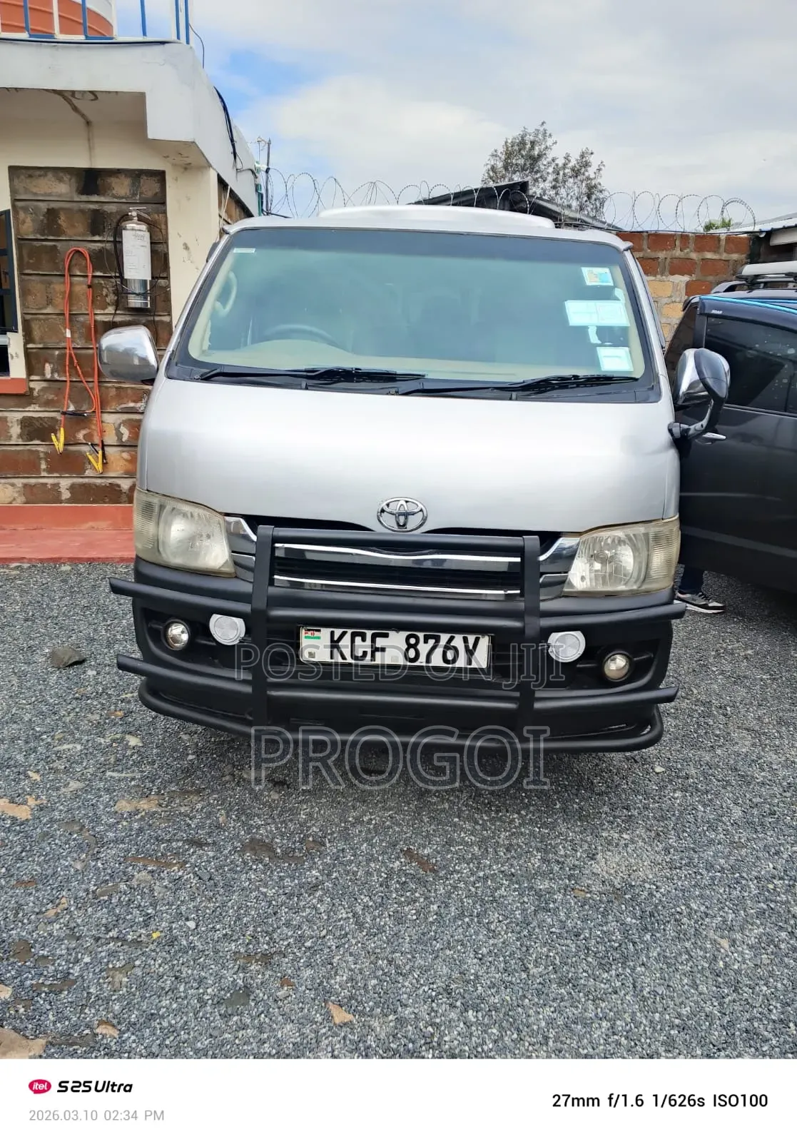 Toyota HiAce 2009 Silver