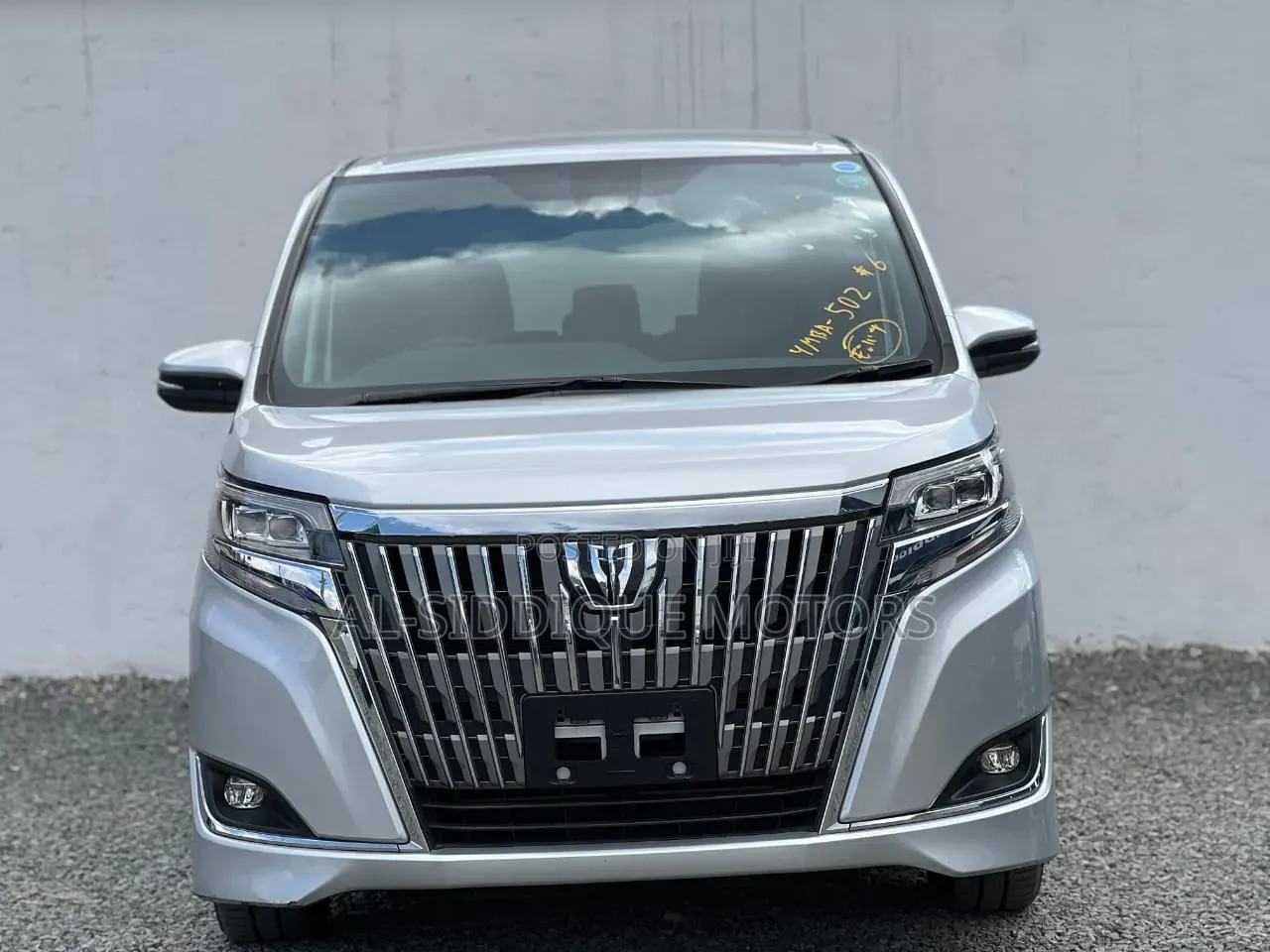 Toyota Esquire 2.0 FWD (8 seater) 2018 Silver