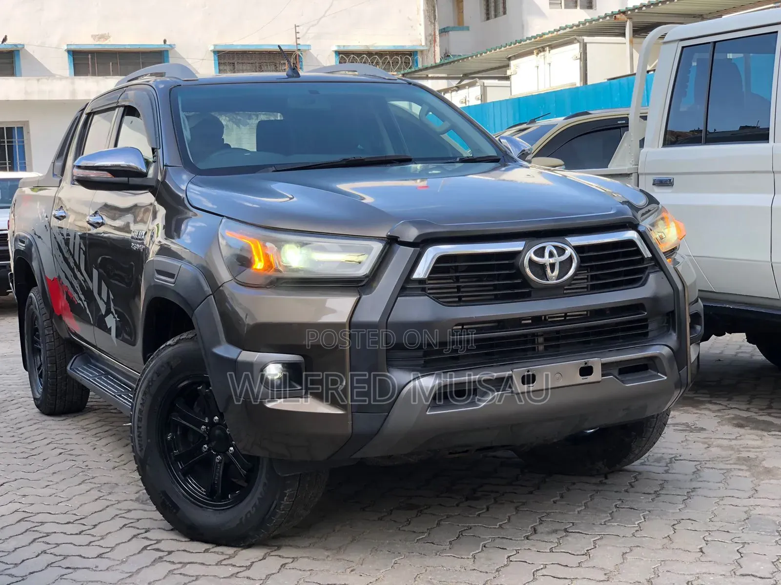 Toyota Hilux SR 4x4 2017 Gray