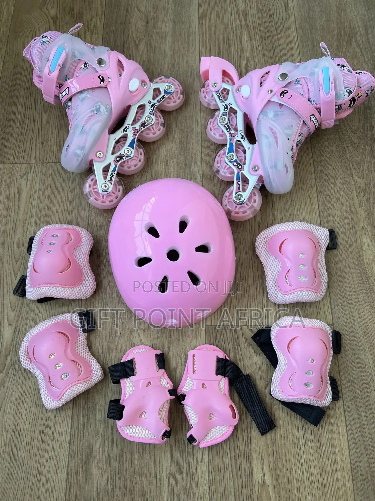 Full Set Rubber Wheels Roller Skates (Adjustable)
