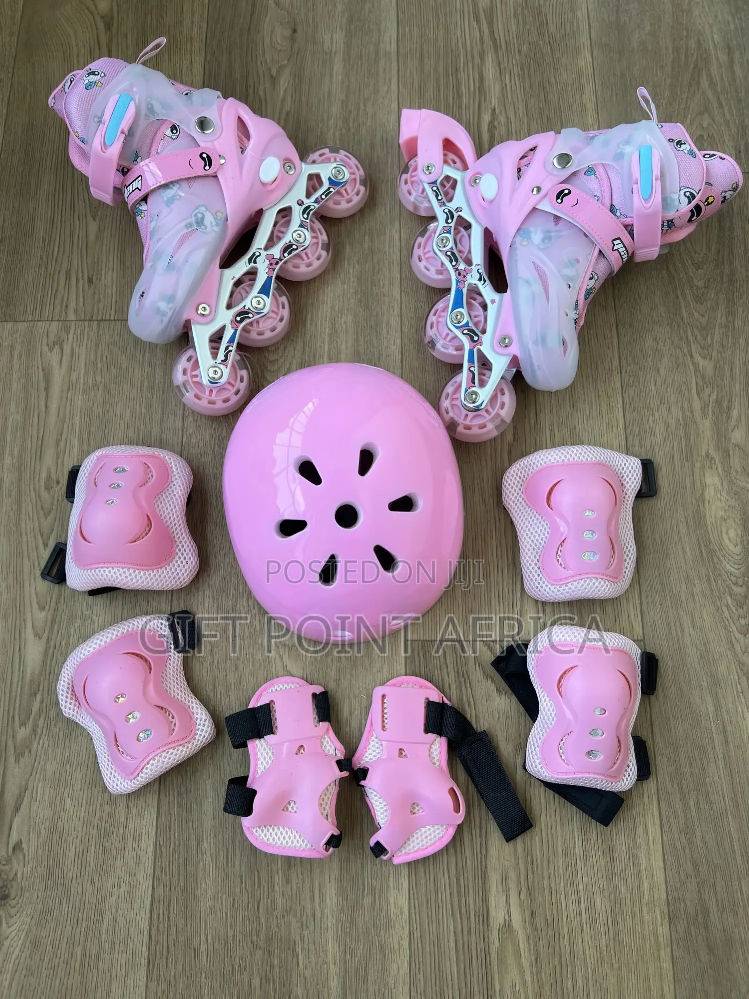 Full Set Rubber Wheels Roller Skates (Adjustable)
