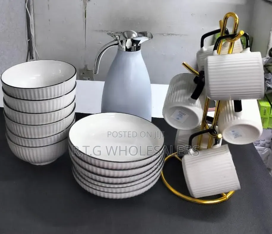 19pcs Dinner Set Cups Plates Bowls With Flask