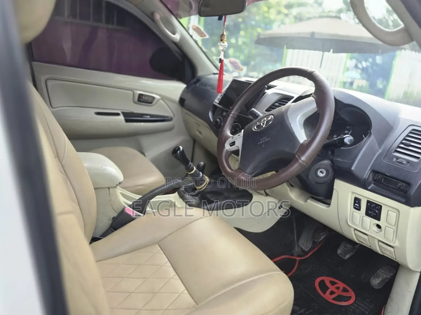 Toyota Hilux 2014 White