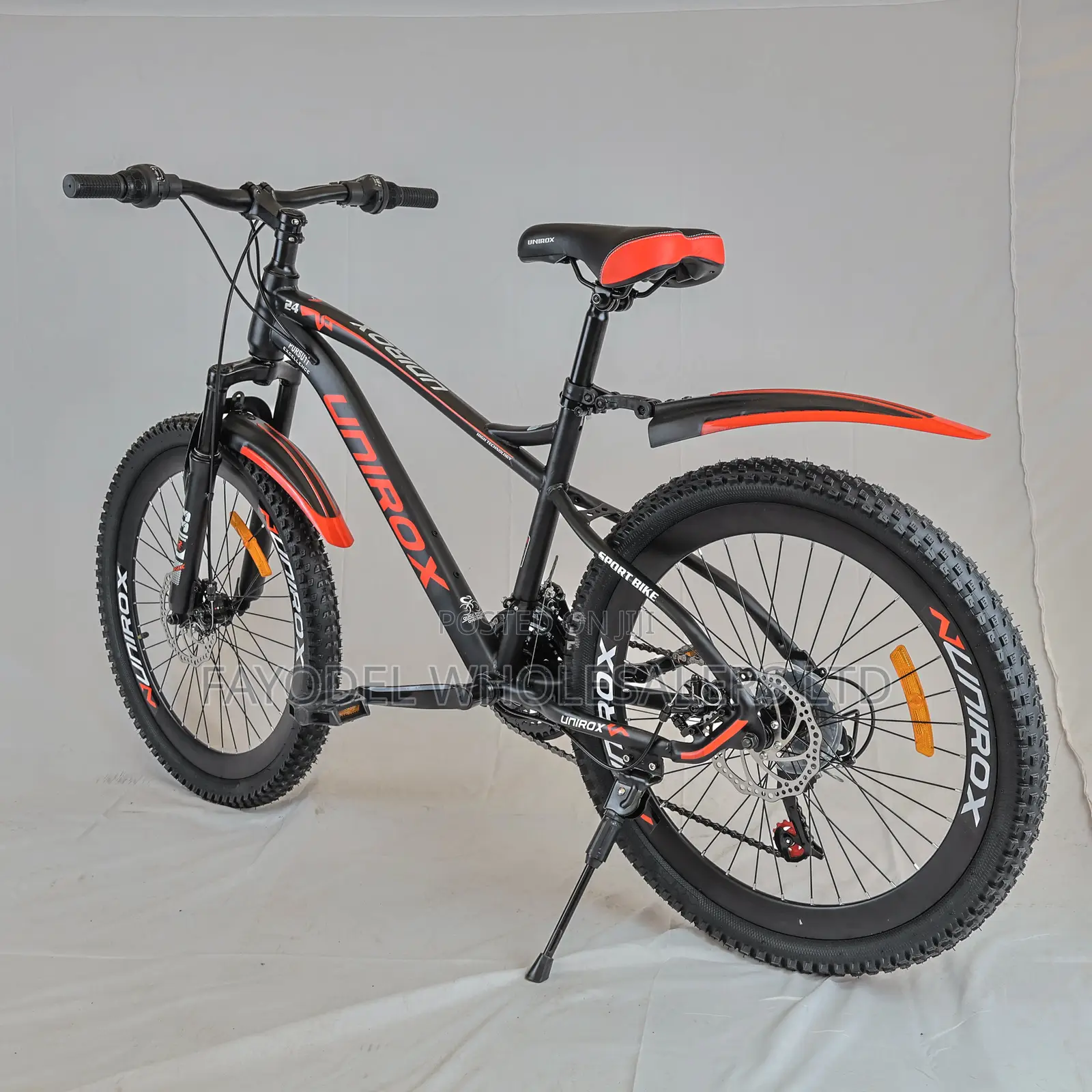 Size 24 MTB Unirox 21-Speed Bike for Teens With Front Suspension