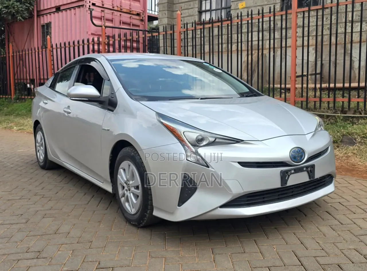 Toyota Prius 2018 Silver