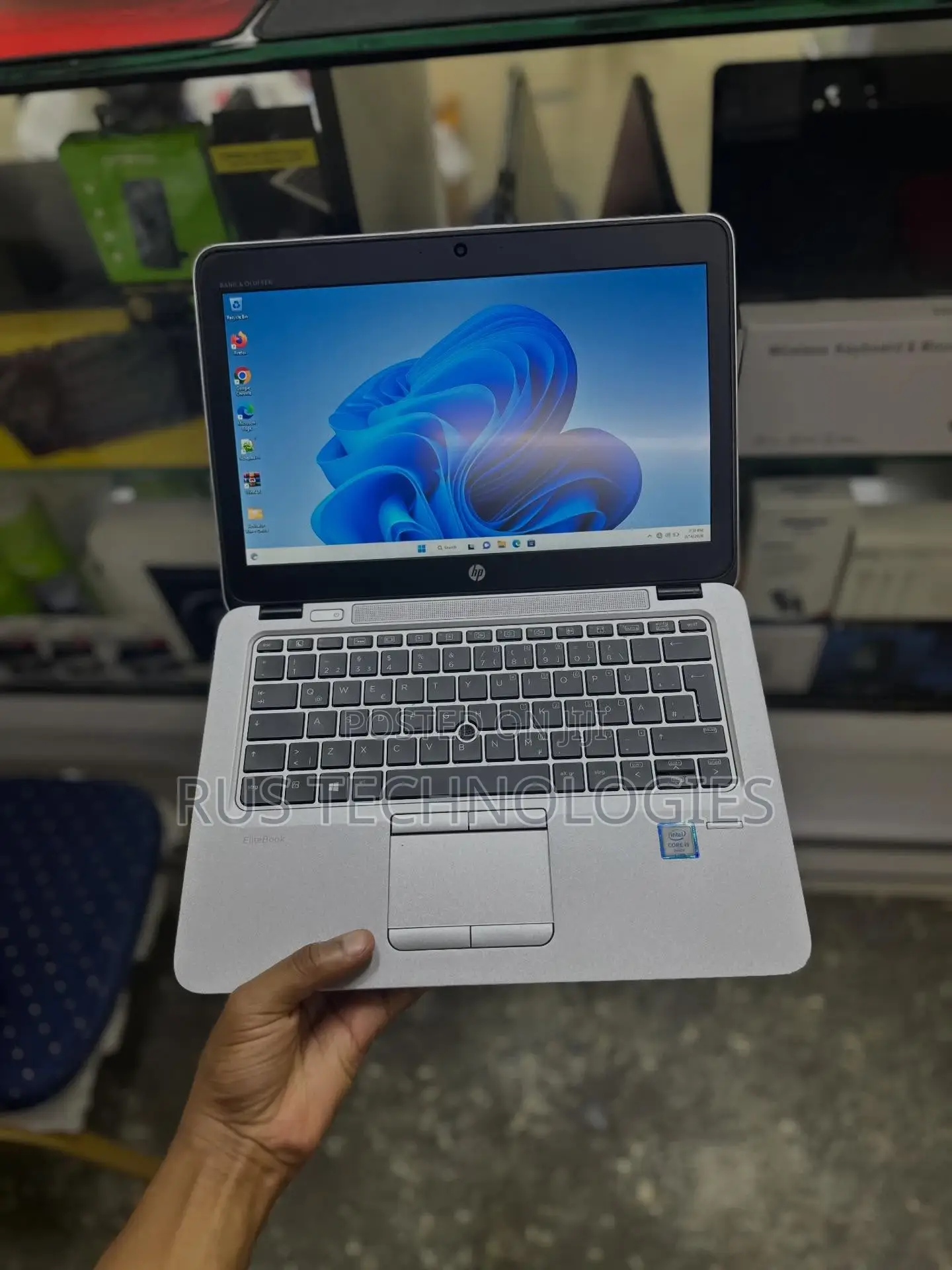 Laptop HP EliteBook 820 G3 8GB Intel Core i3 SSD 500GB