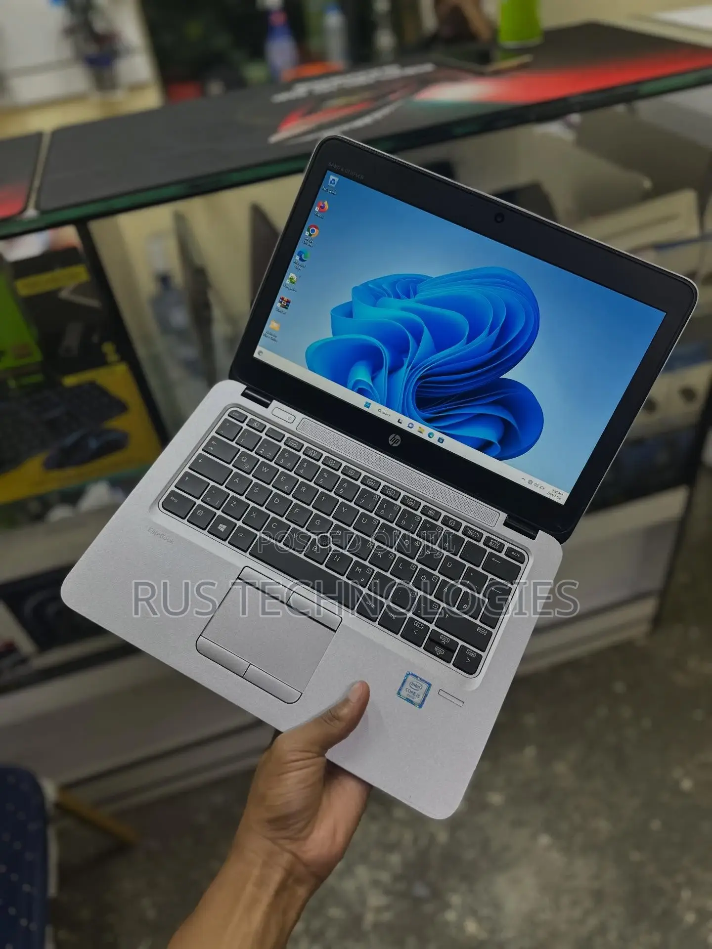 Laptop HP EliteBook 820 G3 8GB Intel Core i3 SSD 500GB