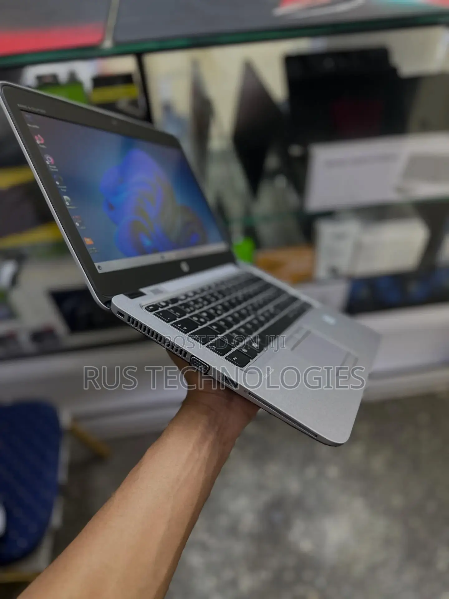 Laptop HP EliteBook 820 G3 8GB Intel Core i3 SSD 500GB