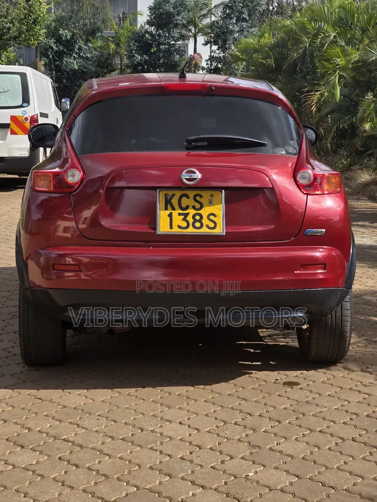 Nissan Juke 2011 Maroon