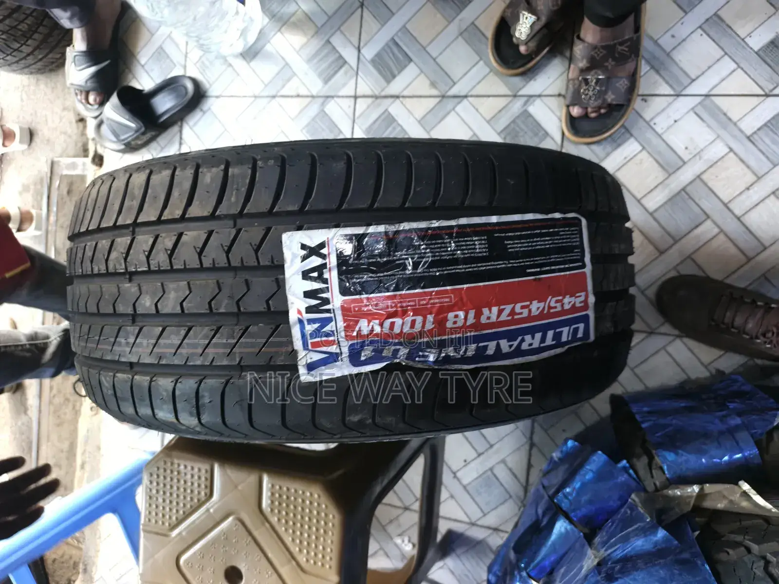 245/45/18 Vinmax