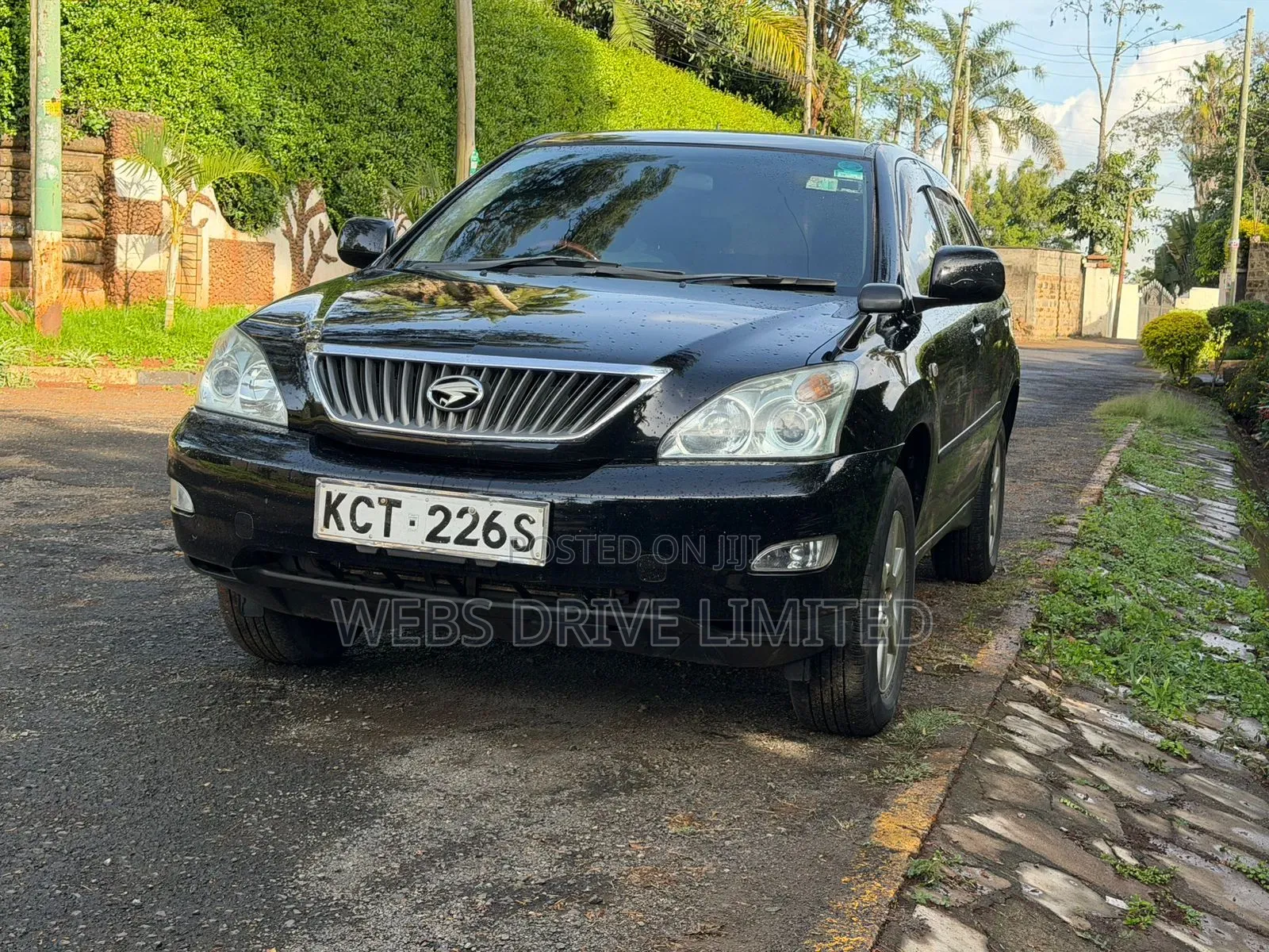 Toyota Harrier 240G 2012 Black