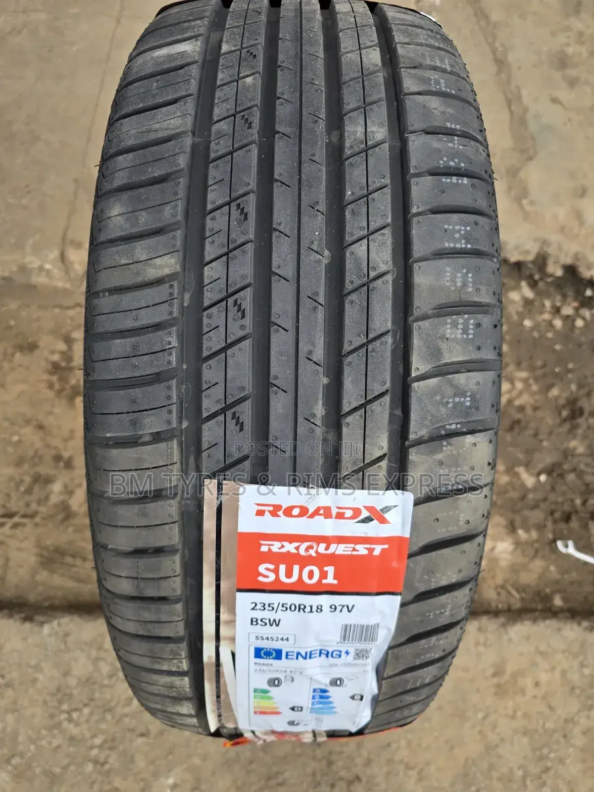 235 /50 R18 Roadx Tyres (Su01).