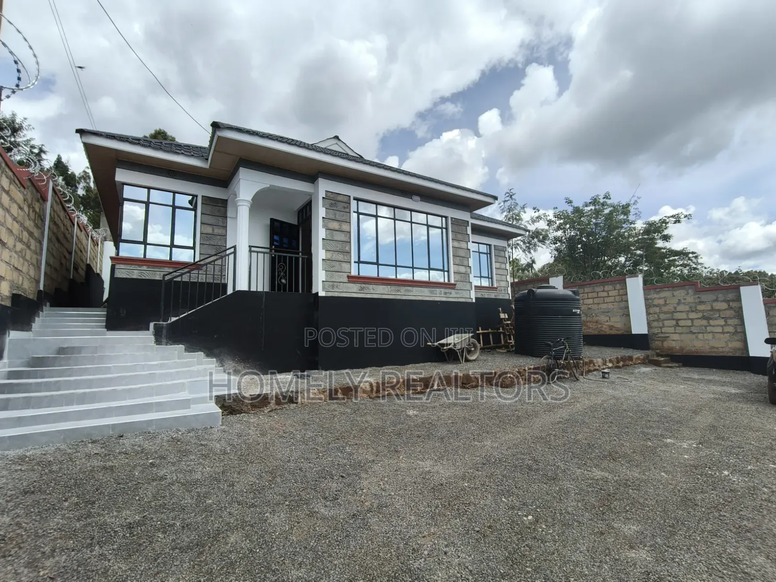 3bdrm Bungalow in Maragara Road, Ngong for sale
