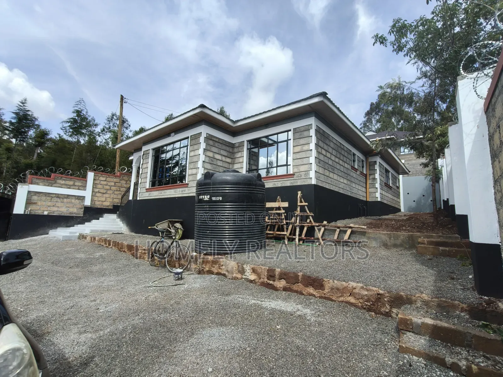 3bdrm Bungalow in Maragara Road, Ngong for sale