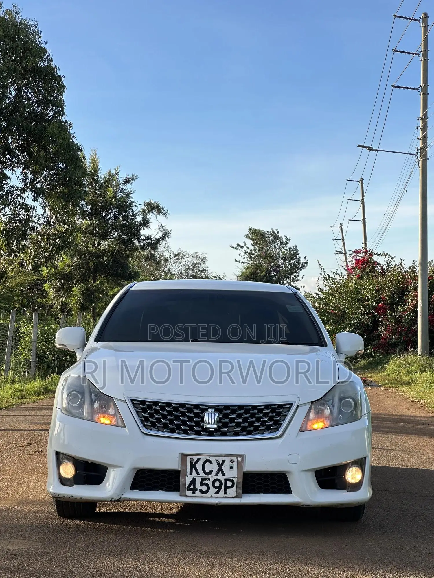 Toyota Crown 2012 White
