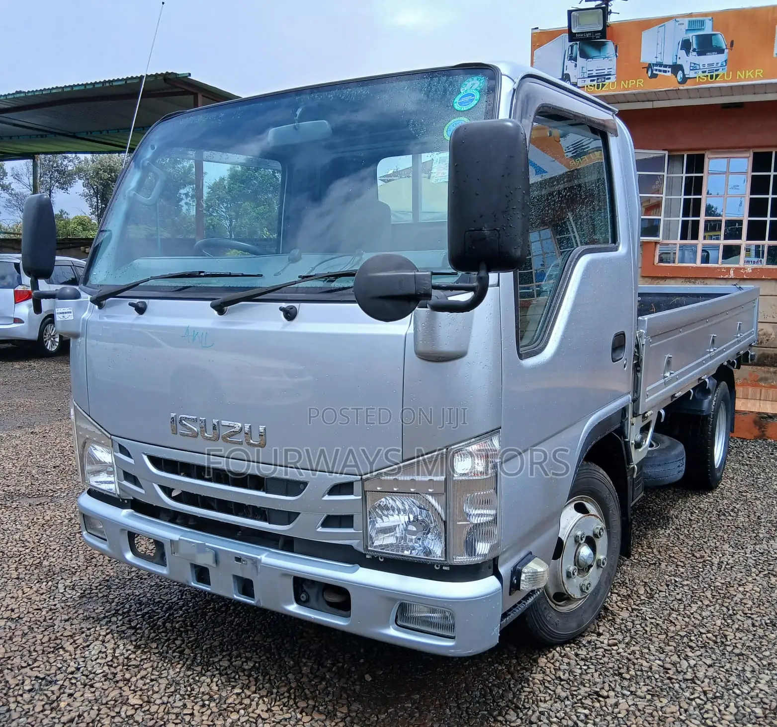 Unregistered Isuzu Elf 2019