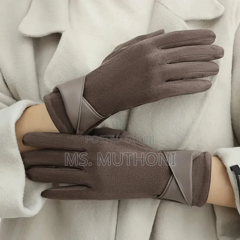 Women's Fashion Gloves Feature a Suede-Like Faux Leather Accents