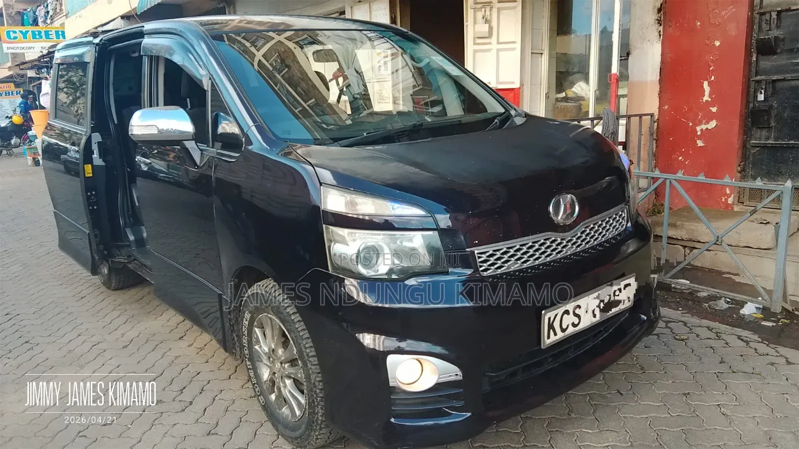 Toyota Voxy 2012 Purple