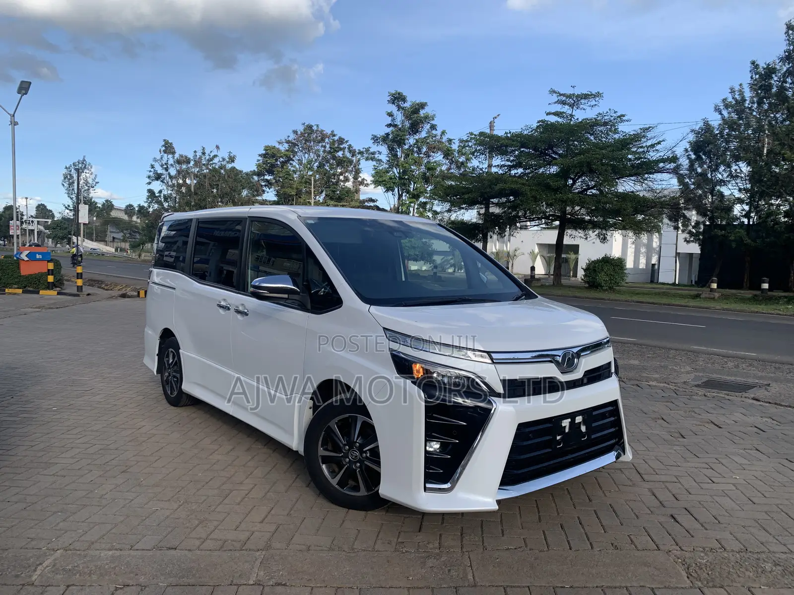 Toyota Voxy 2019 White