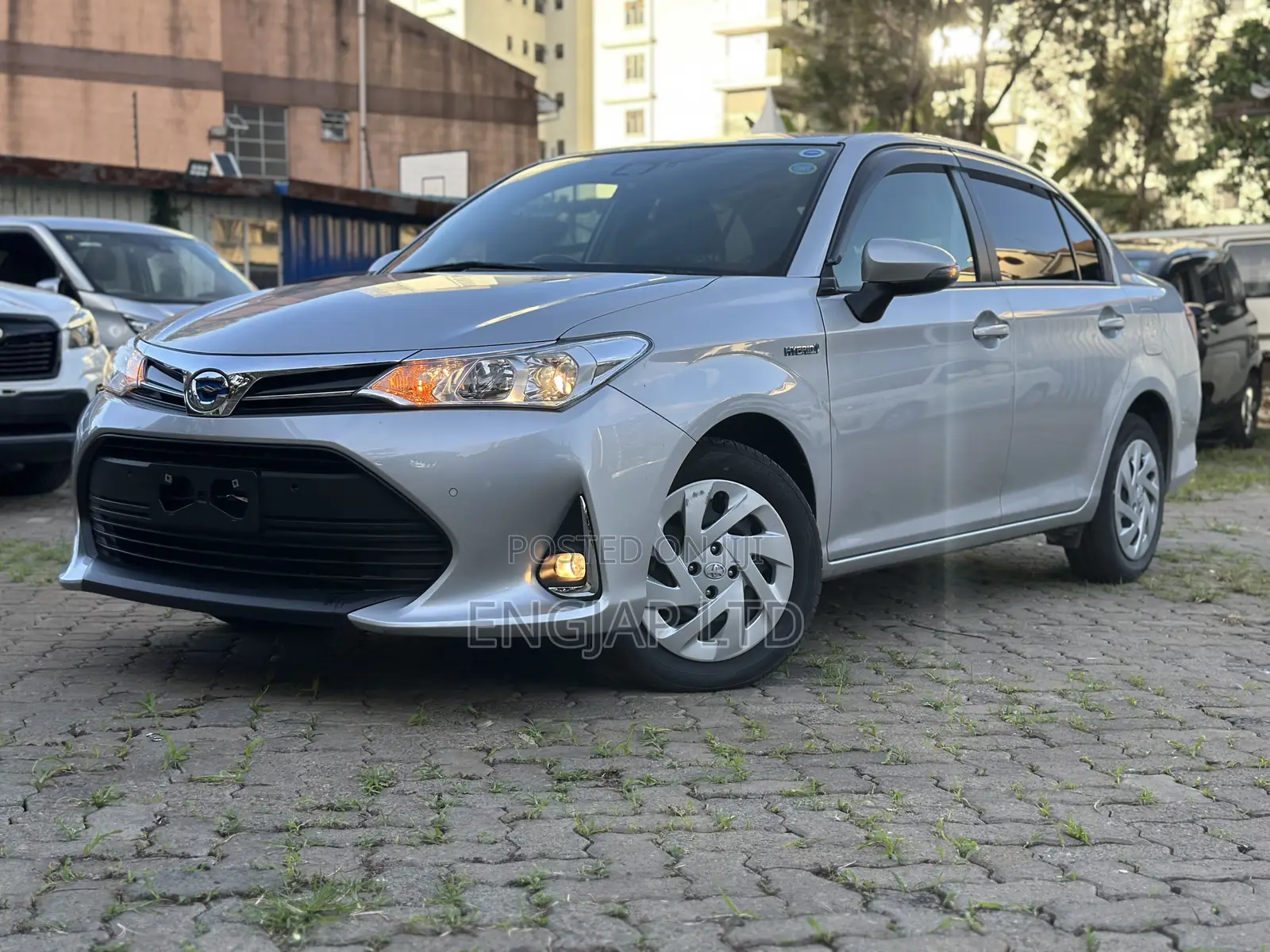 Toyota Axio 1.5 Hybrid 2WD 2019 Silver