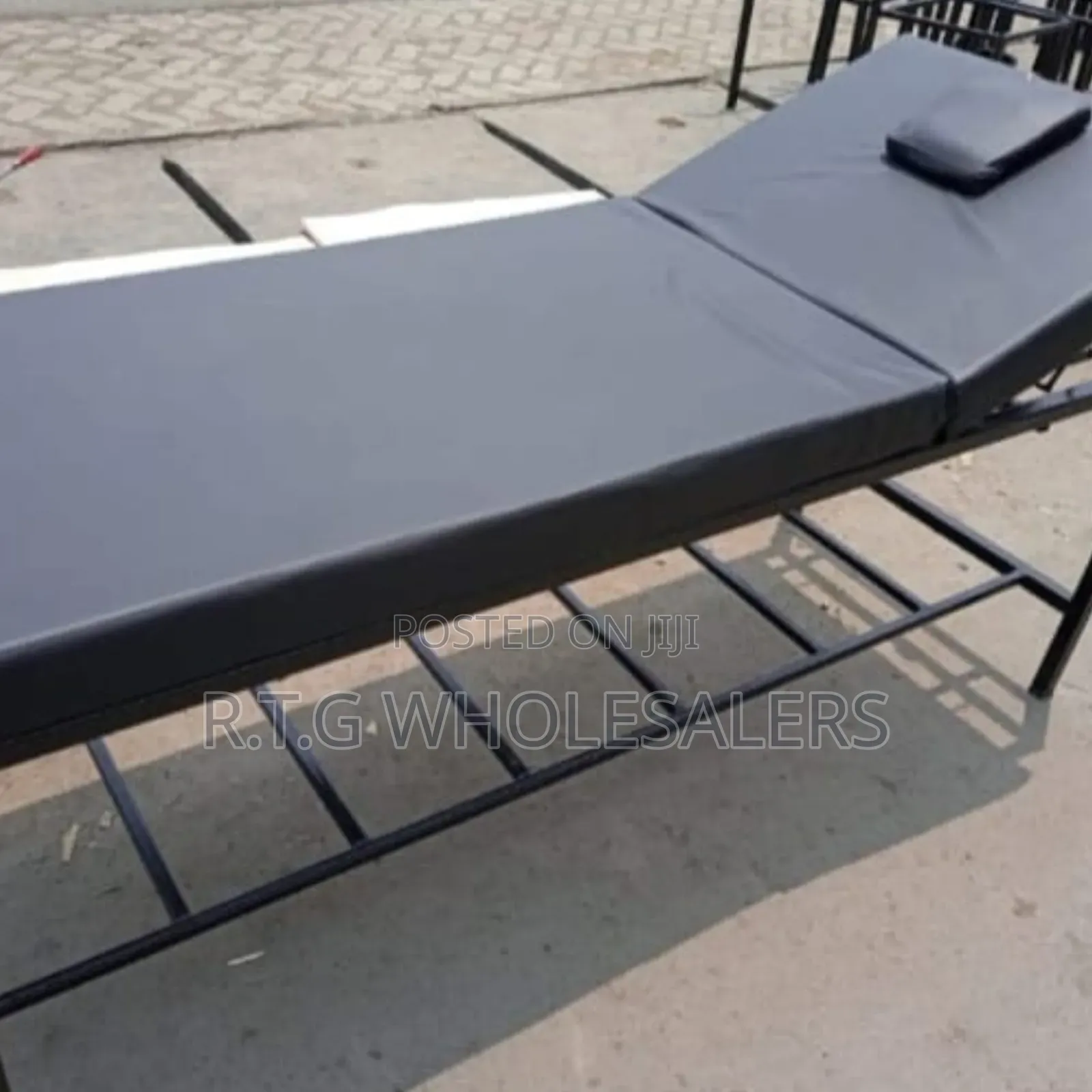 Portable Foldable Massage Bed – Strong Comfortable