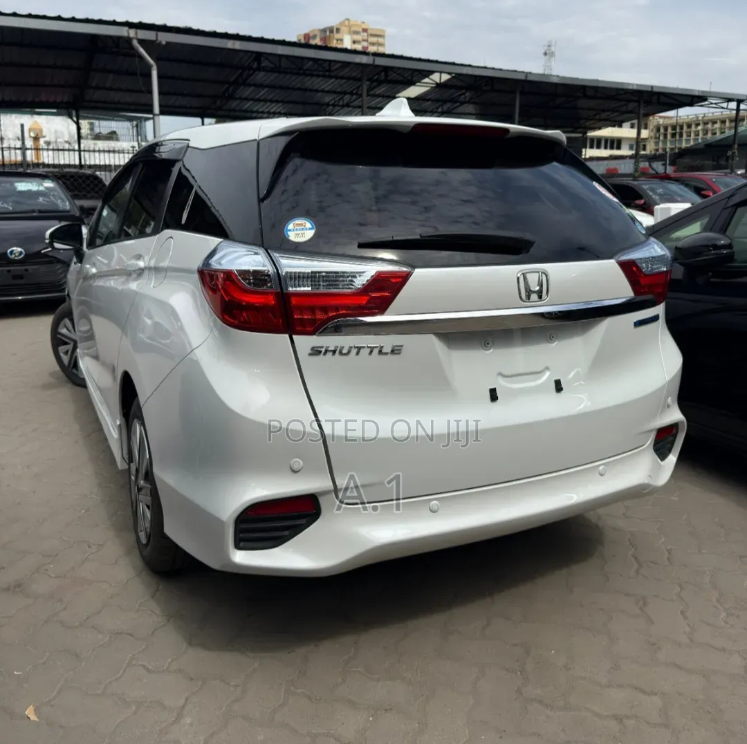 Honda Fit Shuttle 1.5 Hybrid 2WD 2019 White