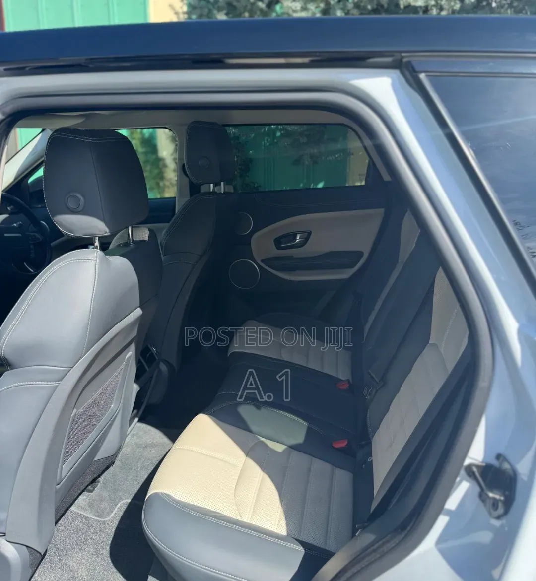 Land Rover Range Rover Evoque HSE Dynamic 4x4 5-Door 2018 Pearl