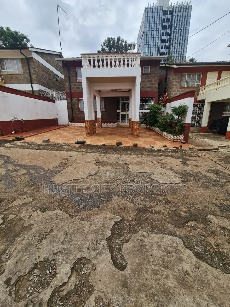Furnished 5bdrm Mansion in Raha Estate, Raphta Road Area for rent