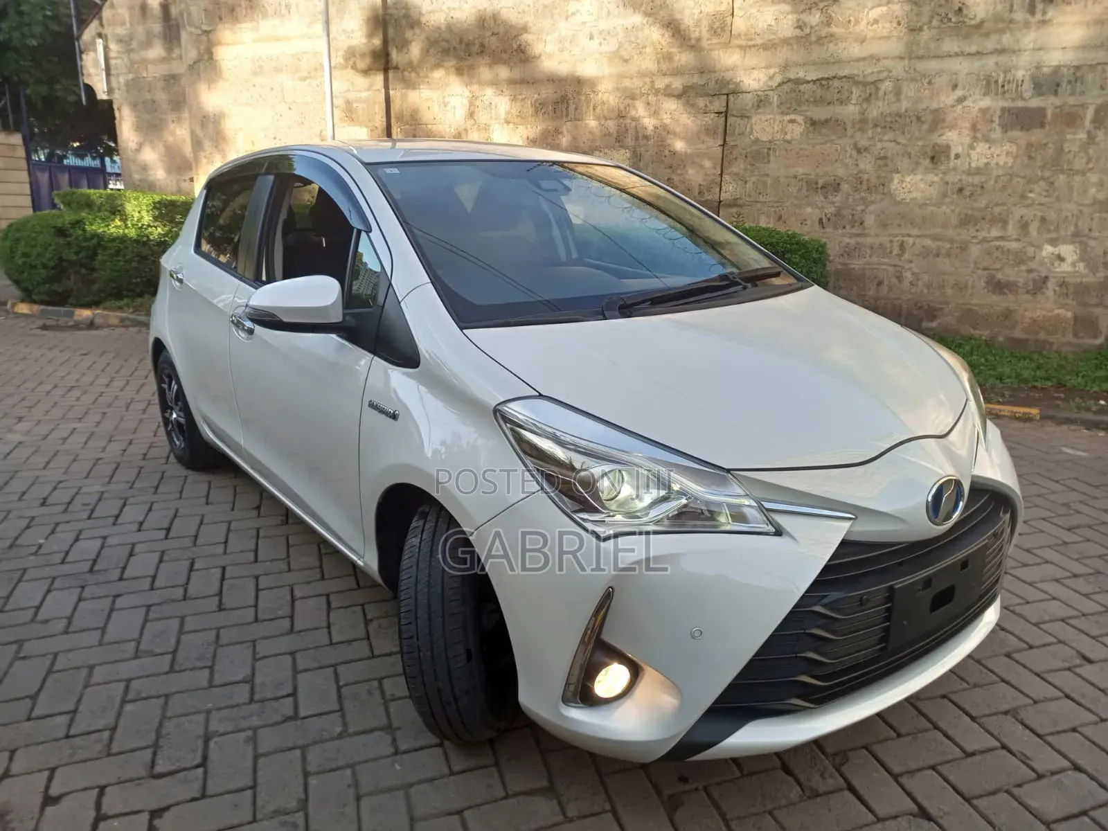 Toyota Vitz 1.5 FWD Hybrid 5dr 2019 Pearl